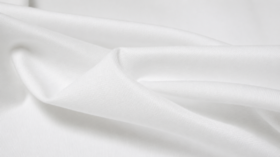 Building a Minimalist Wardrobe: Essential Pieces That Never Go Out of Style