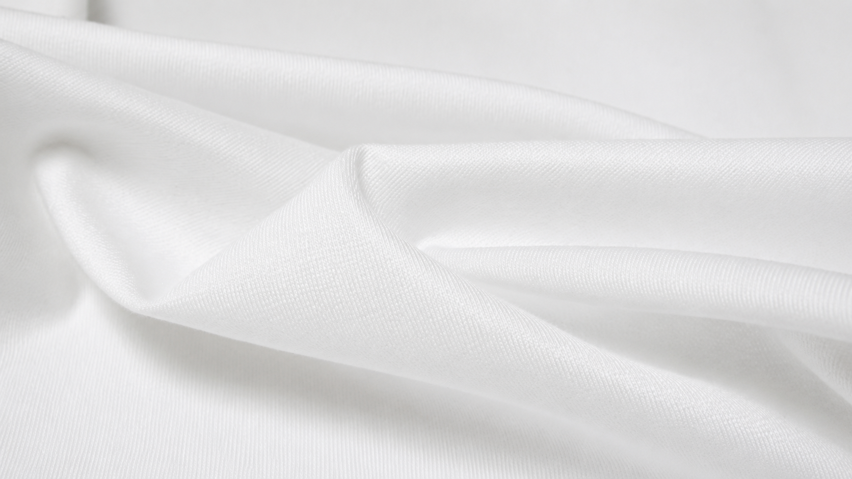 Building a Minimalist Wardrobe: Essential Pieces That Never Go Out of Style